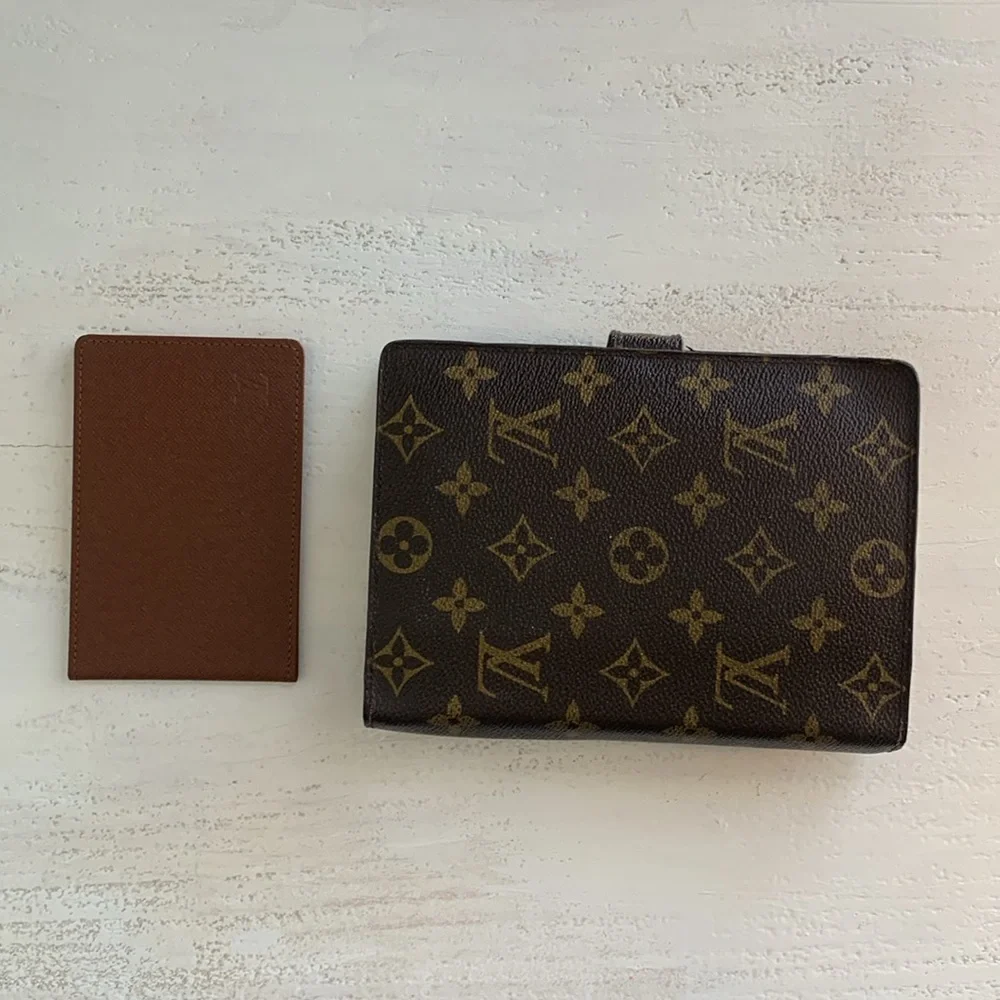 Louis Vuitton agenda